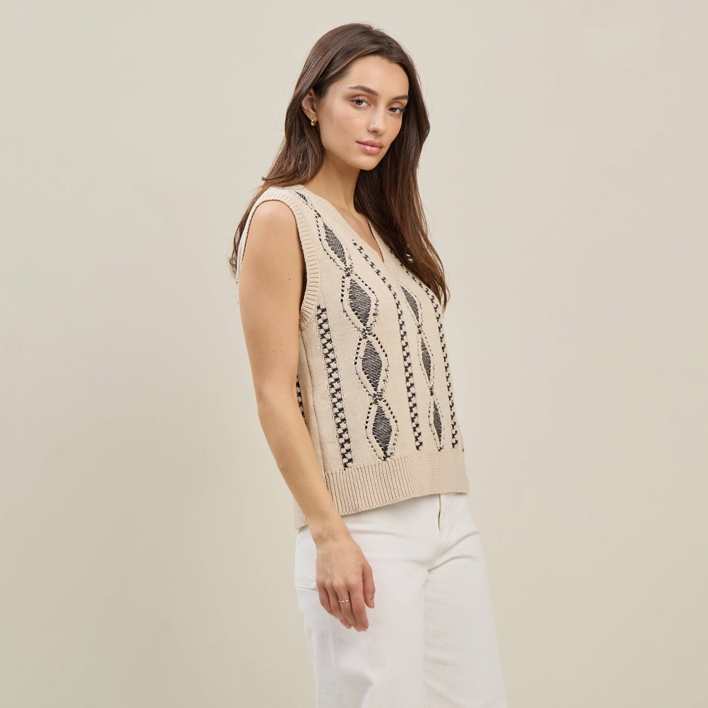 Contrast stitch knit vest