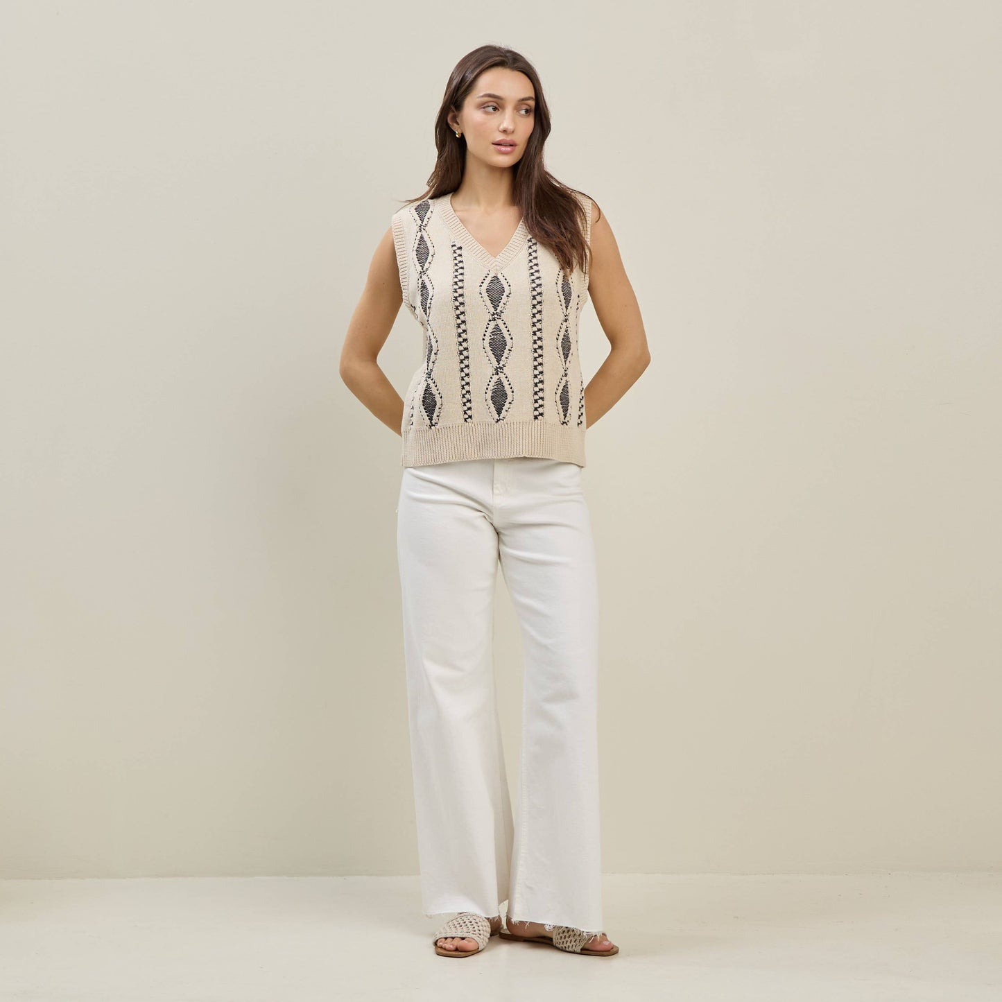 Contrast stitch knit vest