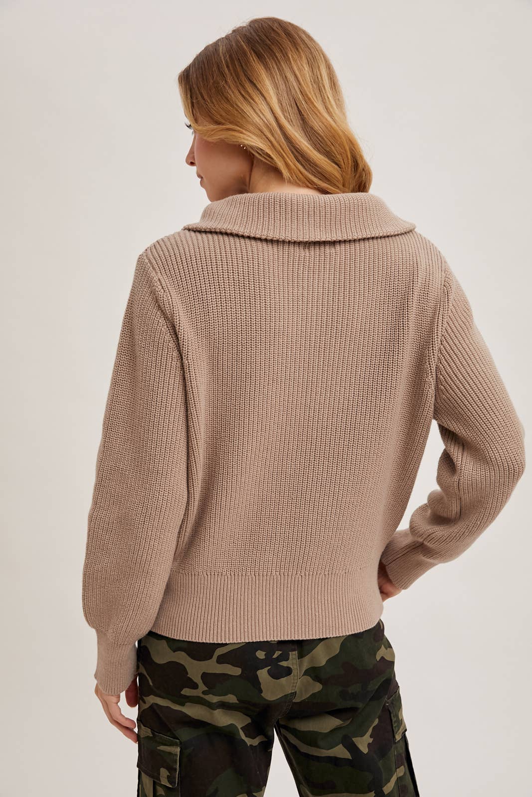 HALF ZIPPER COLLAR KNIT SWEATER